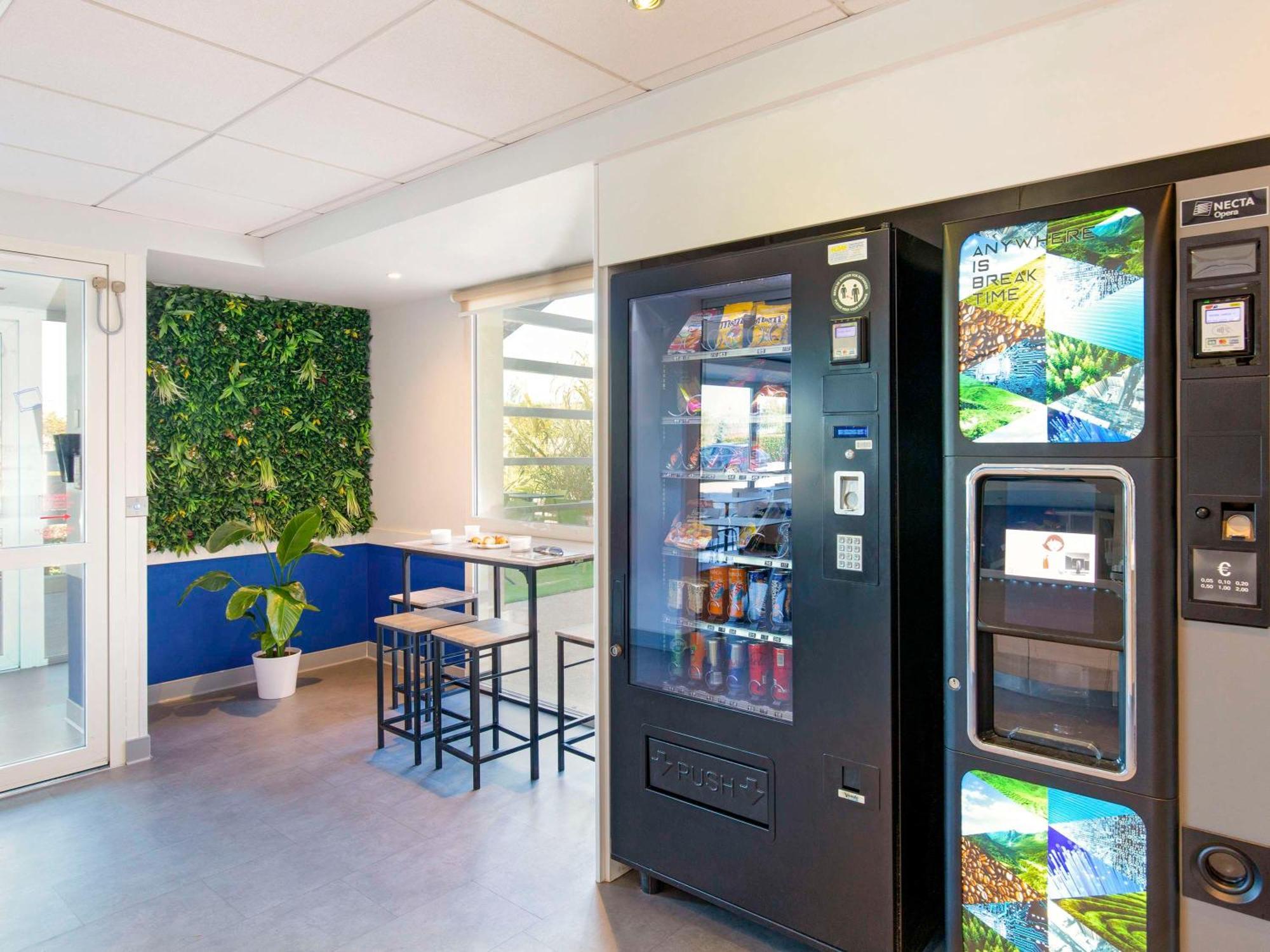 Ibis Budget Saint-Maximin Esterno foto