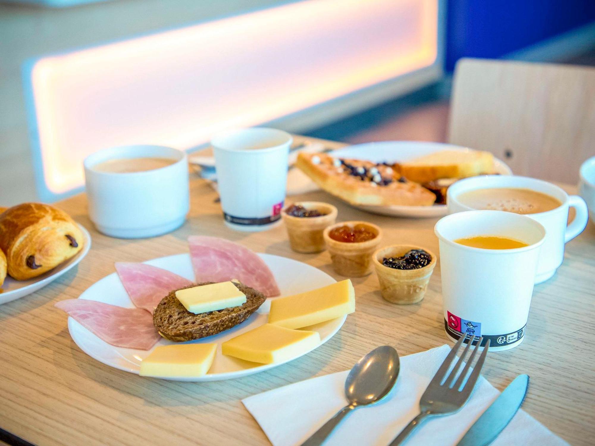 Ibis Budget Saint-Maximin Esterno foto