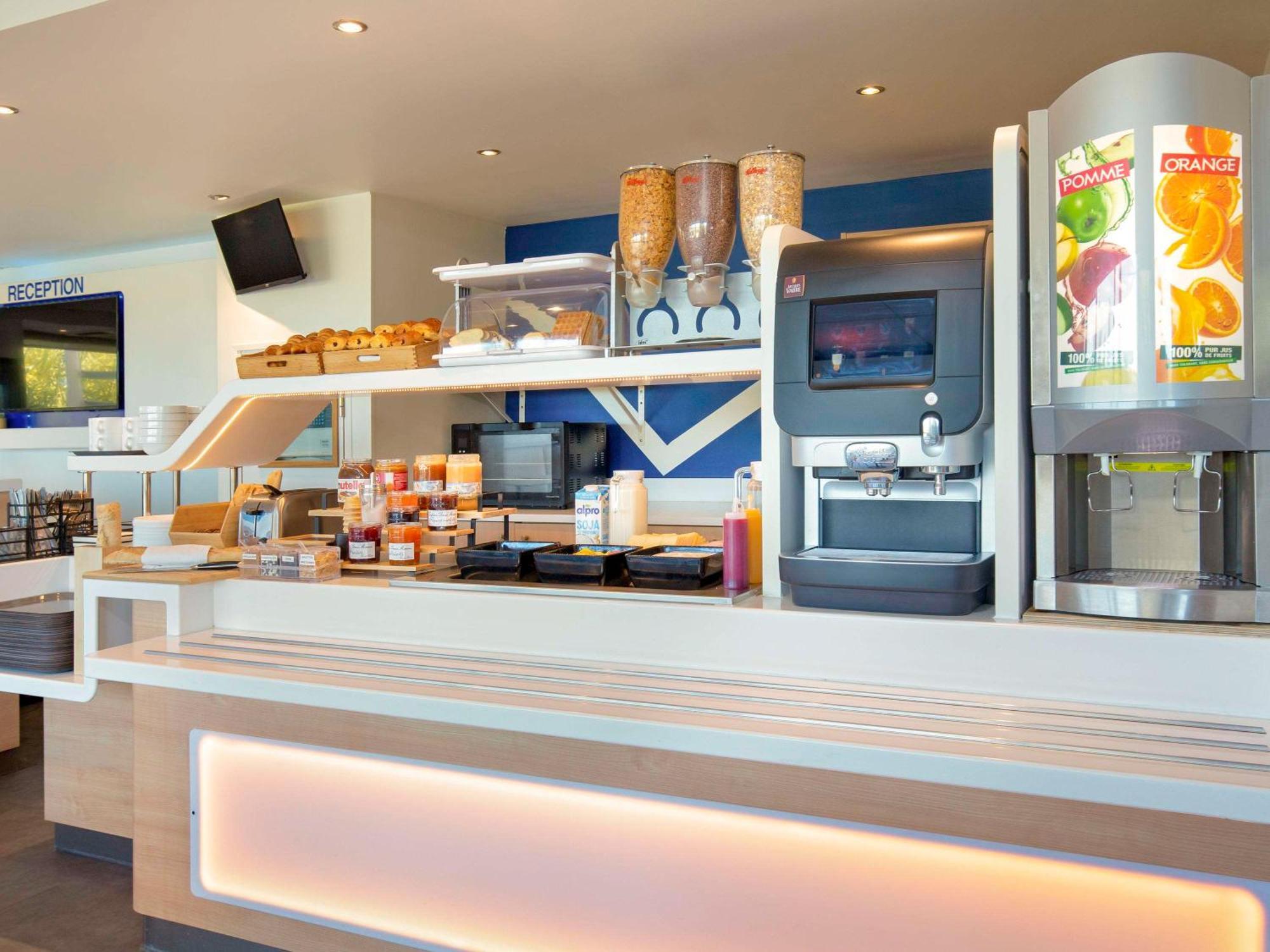 Ibis Budget Saint-Maximin Esterno foto