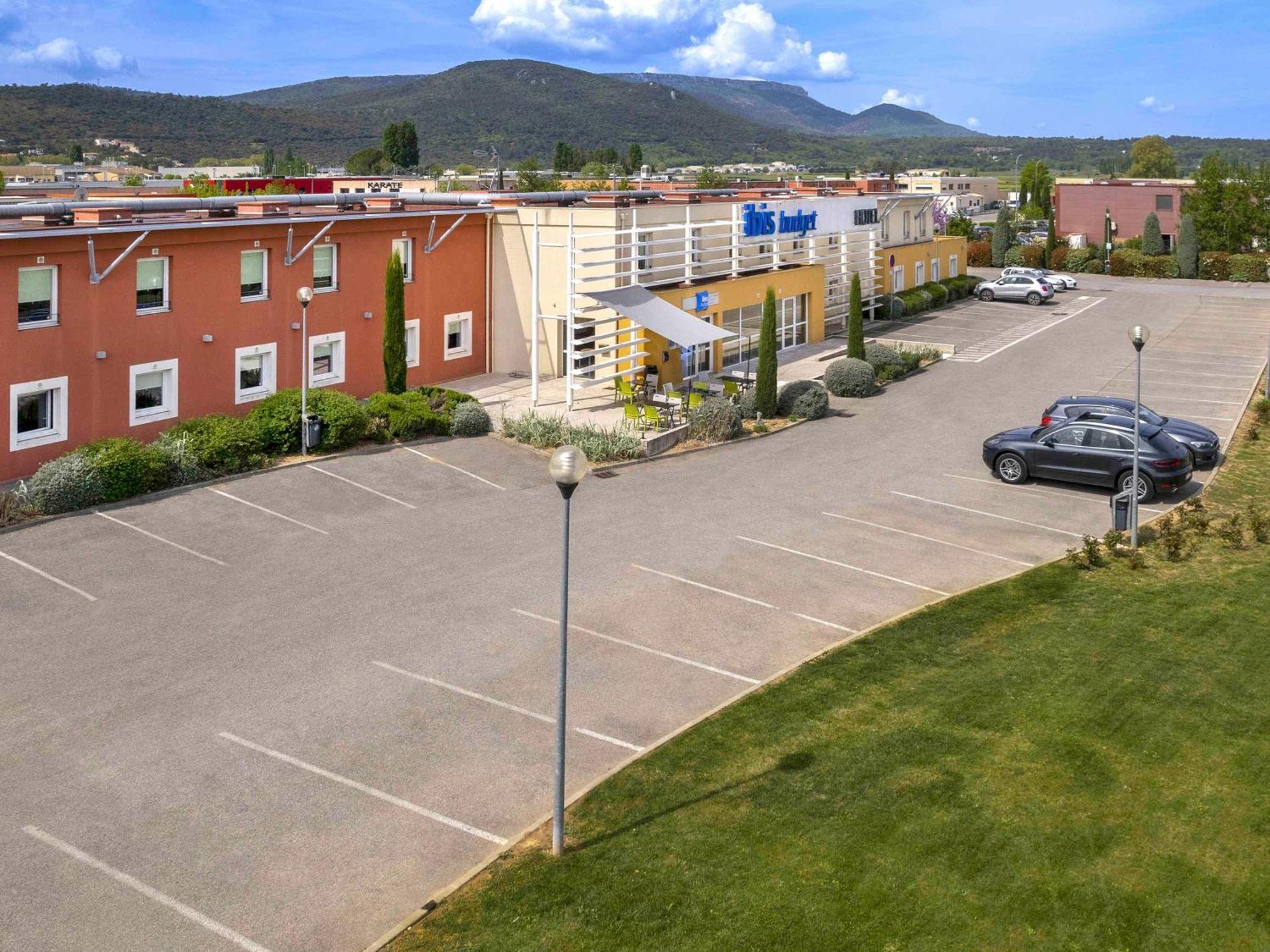 Ibis Budget Saint-Maximin Esterno foto