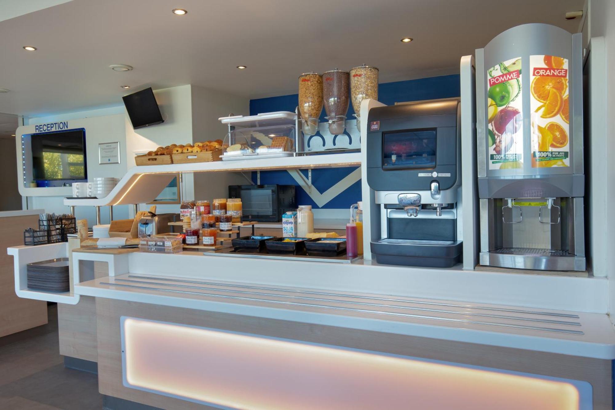 Ibis Budget Saint-Maximin Esterno foto