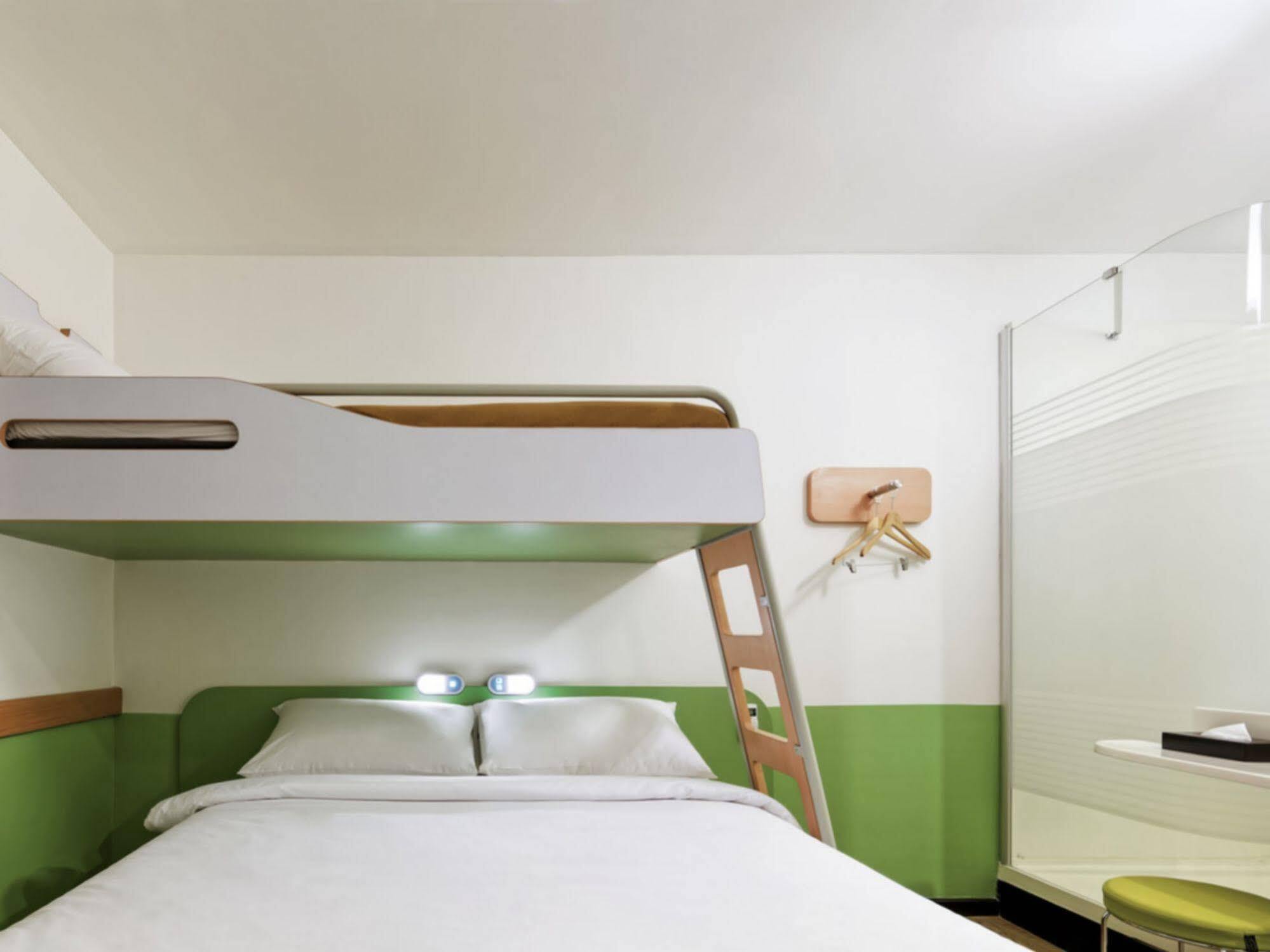 Ibis Budget Saint-Maximin Esterno foto
