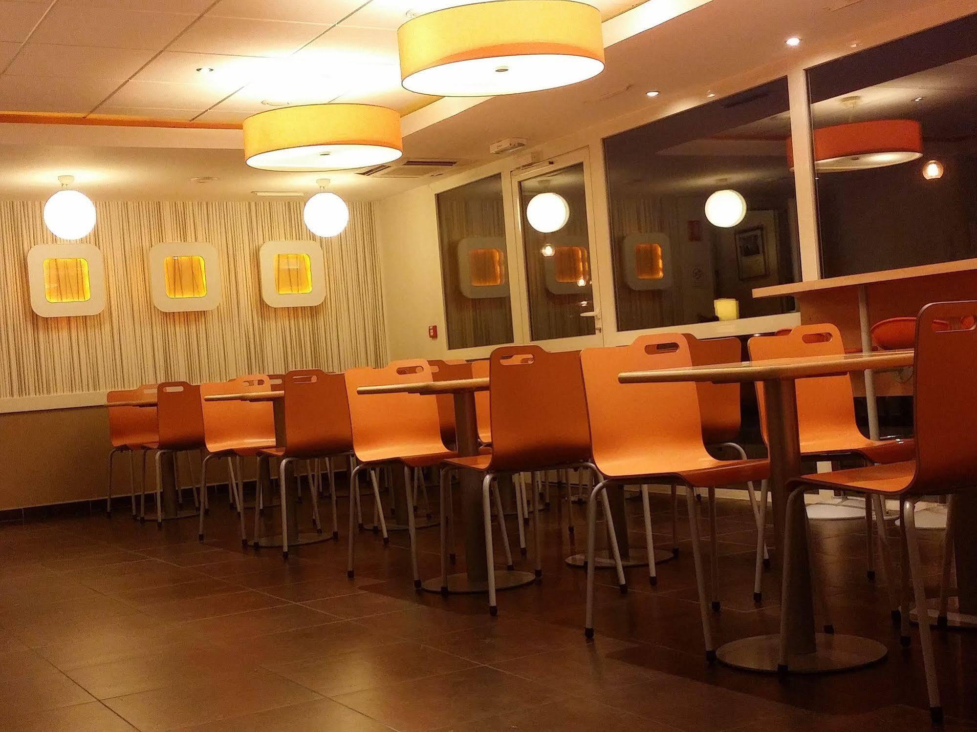 Ibis Budget Saint-Maximin Esterno foto